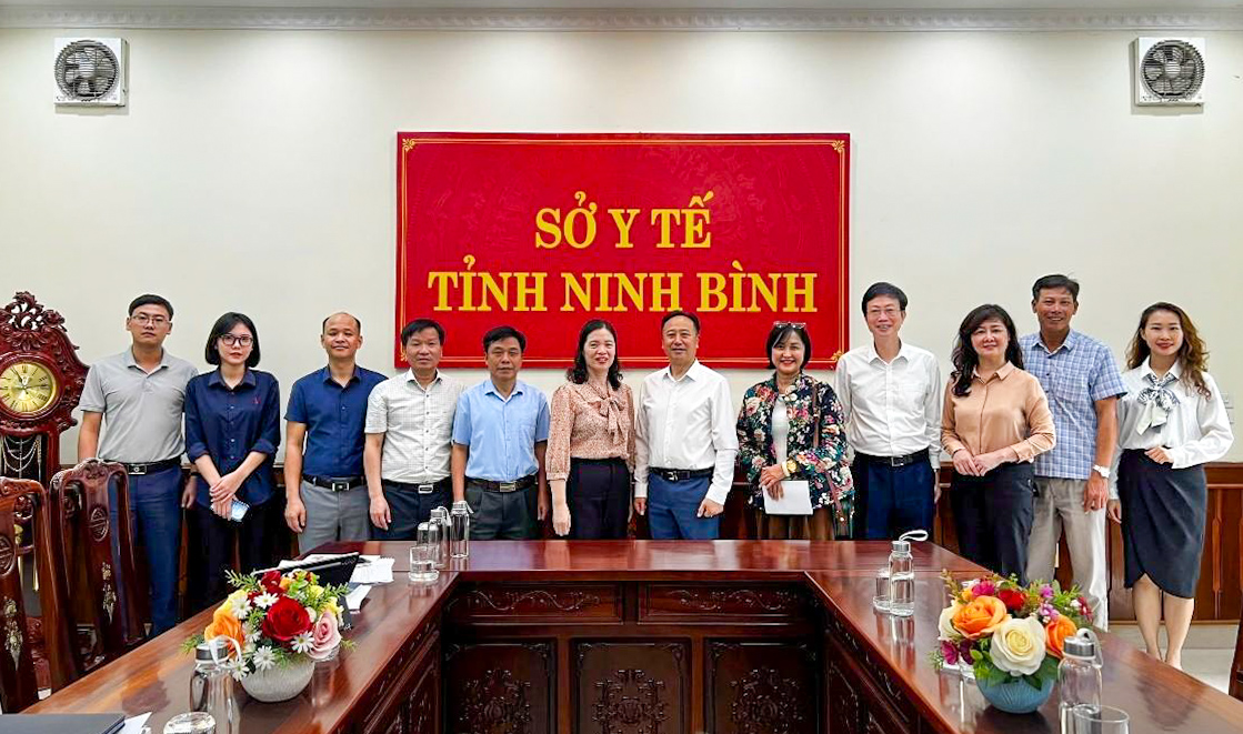 BUỔI LÀM VIỆC GIỮA BỆNH VIỆN RĂNG HÀM MẶT TRUNG ƯƠNG HÀ NỘI VÀ SỞ Y TẾ NINH BÌNH VỀ CÔNG TÁC CHĂM SÓC SỨC KHỎE RĂNG MIỆNG TẠI ĐỊA PHƯƠNG